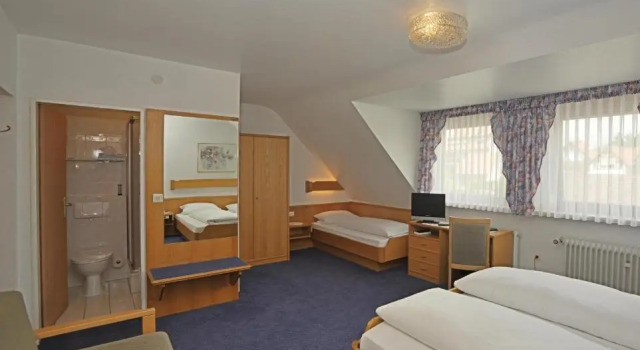 Hotel-Gasthof Rotes Roß, Varaa Hotelli Hotellit Baijeri pysäköinnillä, Pysäköinti