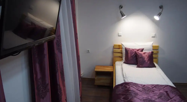 Одноместный номер Economy Hotel Plaza