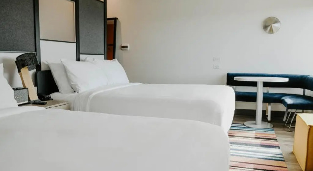 Четырёхместный номер Standard Aloft by Marriott Omaha West