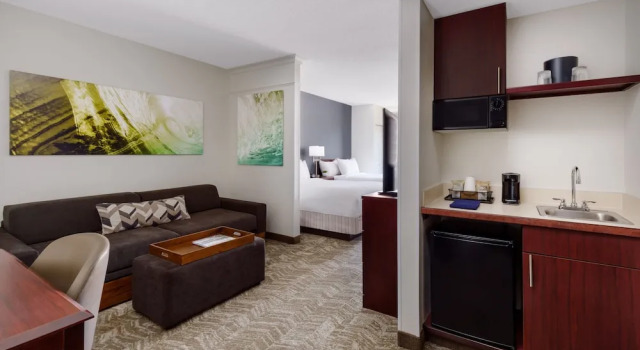 Четырёхместный люкс Executive SpringHill Suites by Marriott Manchester-Boston Regional Airport