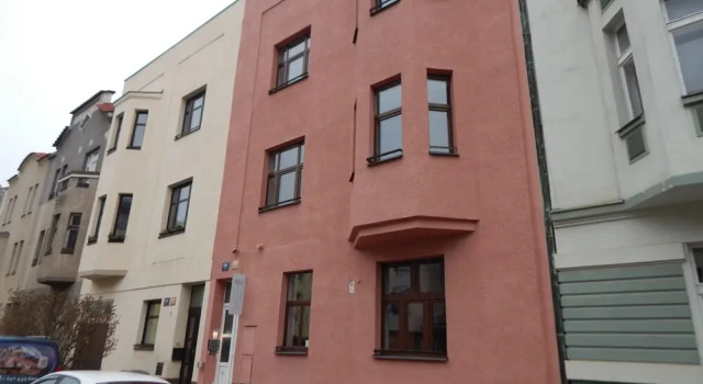 Pink House Apartments, Boek Appartement Hotels in Praag met parkeren, in de buurt van Borislavka Subway Station, Parkeren