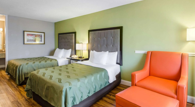 Четырёхместный номер Standard Quality Inn Roanoke Airport