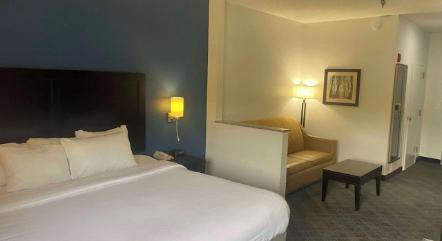 Двухместный люкс Comfort Inn & Suites
