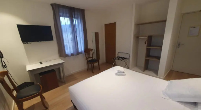 Номер Superior Logis Hôtel du Fer à Cheval
