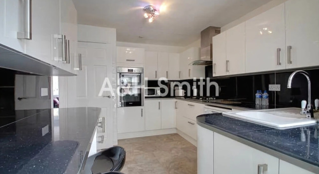 Arlington Gardens, Prenota Hotel Attleborough 