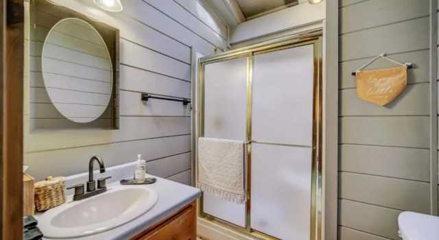 Коттедж Stunning 4BR 3BA Cabin - Lakes, Hot Tub, Fireplace