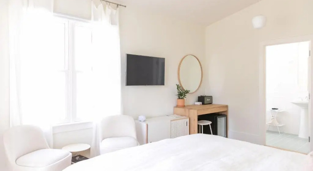 Номер Standard Guest House Raleigh- Adults Only