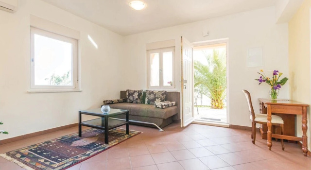 Awesome Home in Ika With Wifi and 2 Bedrooms