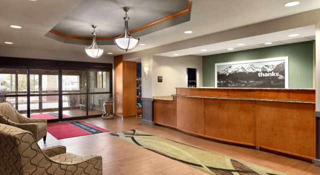 Hampton Inn & Suites Manchester-Bedford
