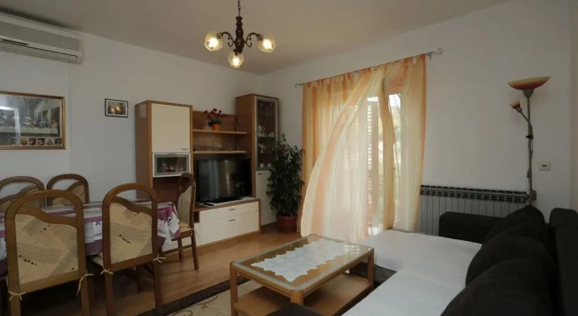 Dina - 3 Bedrooms - A1, Varaa Hotelli Hotellit Split-Dalmatia pysäköinnillä, Pysäköinti