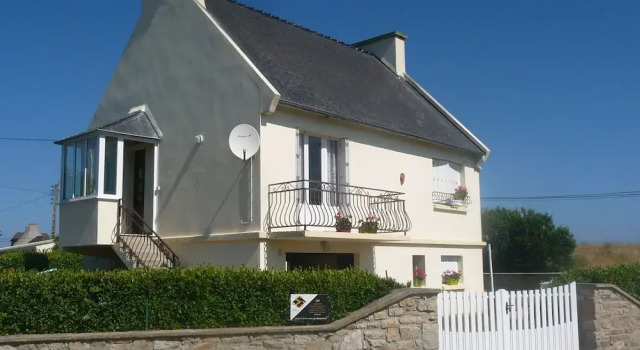 House in Treompan Near Sandy Beach