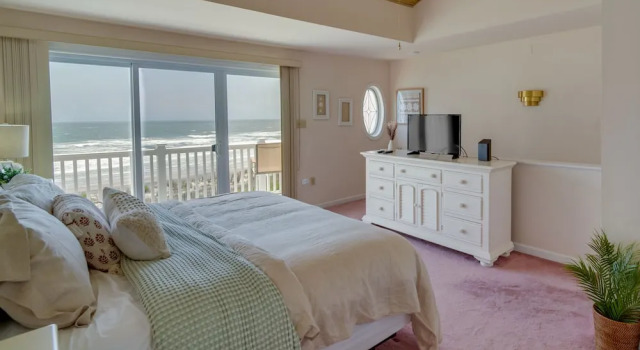 Charming Brigantine Condo Rental: Steps to Beach!, Забронировать Апартаменты/квартира Бригантин Джерси-Шор