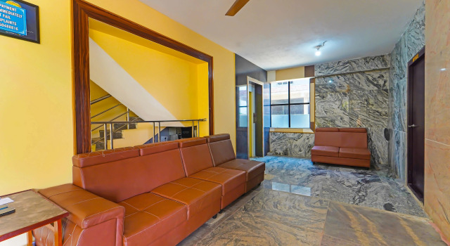 Hotel O Jayam Residency, Boek Hotel Tirupati Andhra Pradesh