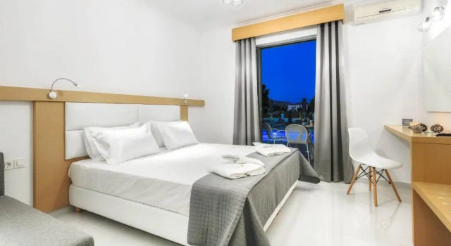 Студия Deluxe White Canvas Boutique Studios