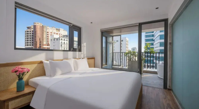 Люкс с балконом и с видом на море Taian Hotel & Apartment