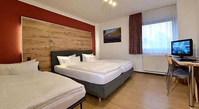 Трёхместный номер Economy Hotel & Wirtshaus Hansen