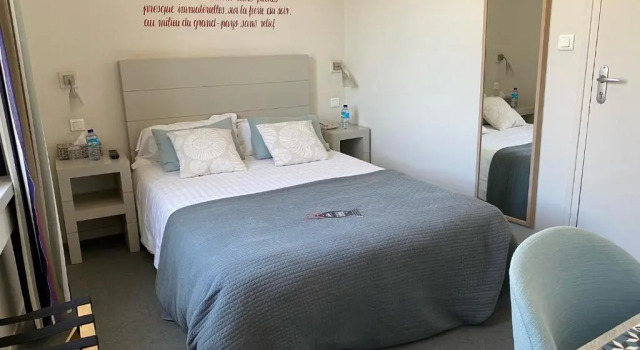 Двухместный номер Standard с видом на окрестности Hotel du Centre - Chez Janie