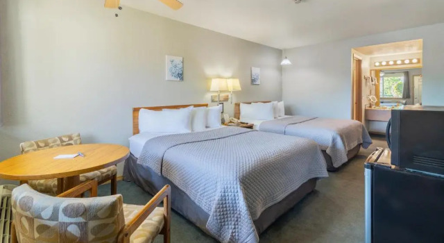 Четырёхместный номер Standard Resort City Inn Coeur d Alene