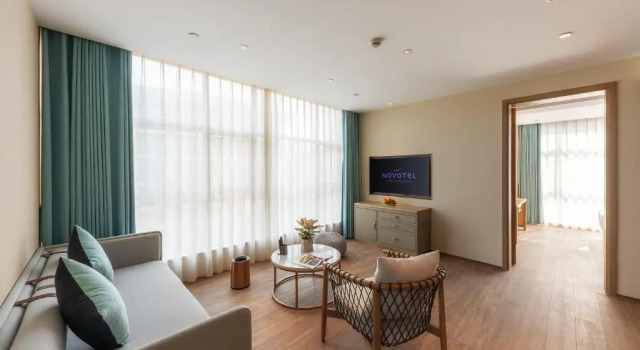 Четырёхместный номер Deluxe Novotel Qiandao Lake