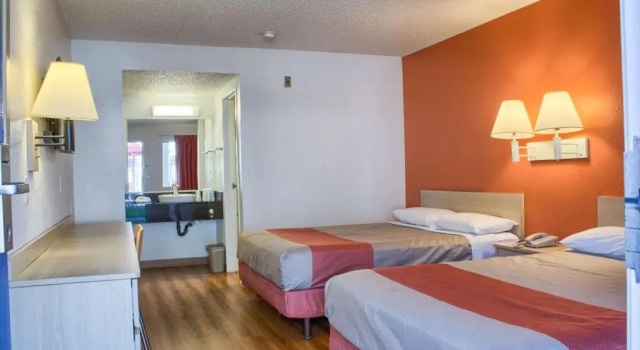 Четырёхместный номер Standard Motel 6-Seattle, WA - South
