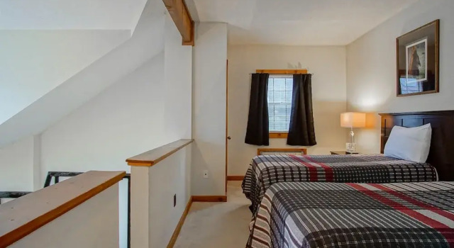 Whistlepunk 36: 1 Br Plus Bonus Sleeping Loft Slope Side, Забронировать Апартаменты/квартира Сноушу Западная Виргиния, рядом с Лыжный подъемник Soaring Eagle Express