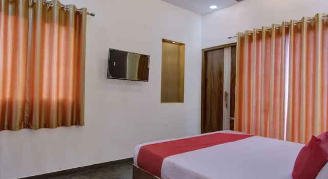 Oyo 27753 Kasa Luxury Inn