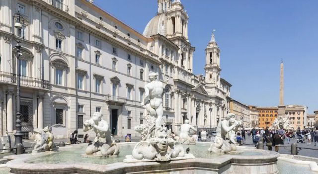 Sonder — Piazza dell'Orologio