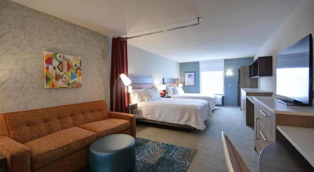 Четырёхместный люкс Home2 Suites By Hilton Portland Airport