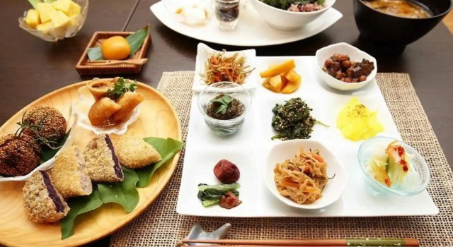 Hanaribira, Prenota Hotel Uruma 