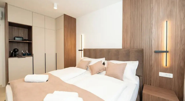 Bumblebee apartments & rooms with pool