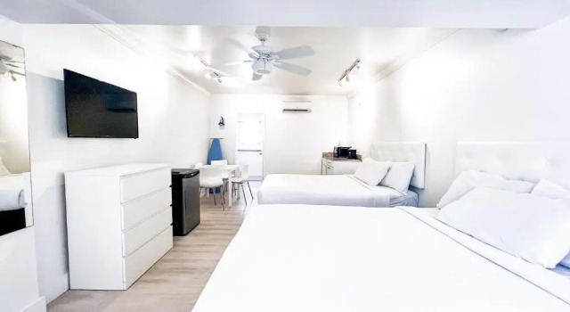 Четырёхместная студия Tara Hotel