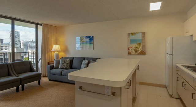 Waikiki Banyan - Ocean View Tower 1 Suite 1212, Забронировать Отель Отели Гонолулу 3 звезды, рядом с Royal Hawaiian Theater Legends in Concert Waikiki, 3*