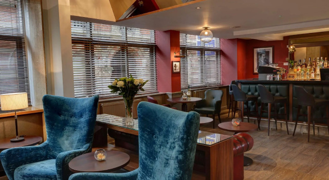 Кровать в общем номере Best Western Sheffield City Centre Cutlers Hotel