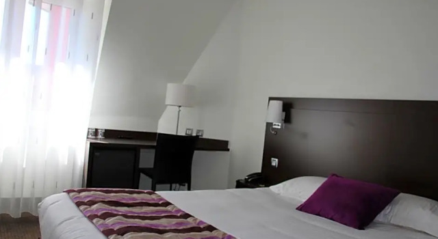 Номер Standard Brit Hotel Belfort Centre-Le Boreal