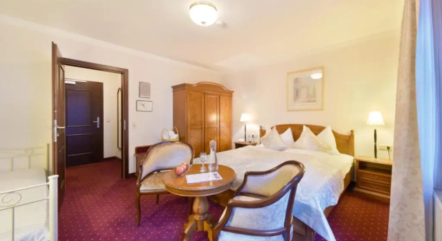 Номер Deluxe Cella Central Historic Boutique Hotel