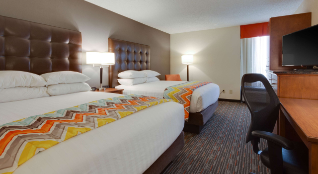 Четырёхместный номер Deluxe Drury Inn & Suites Columbia Stadium Boulevard