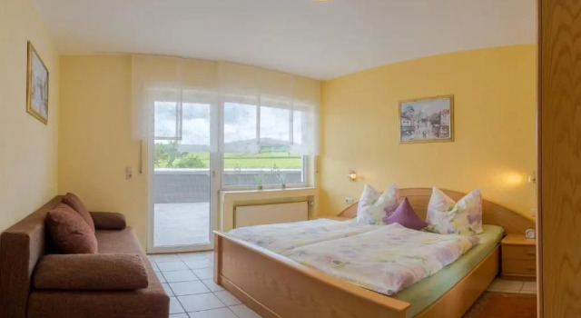 Ferienweingut Winnebeck, Забронировать Отель Кёверих Trier-Saarburg
