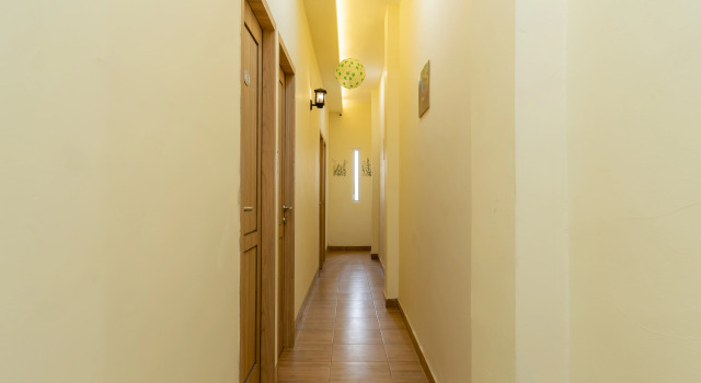 RedDoorz Plus Near RS Royal Taruma Grogol, Забронировать Отель Отели Джакарты 3 звезды, рядом с Krida Wacana Christian University, 3*