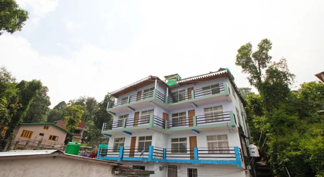 OYO Home 9337 Sherwood 2BHK, Забронировать Отель Найнитал штат Уттаракханд, рядом с Озеро Найнитал