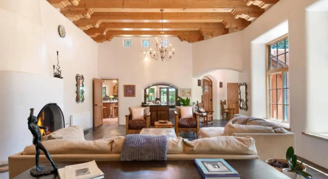 Коттедж El Torreon - Exclusive Luxury Home, Nestled Next to Water and Trees