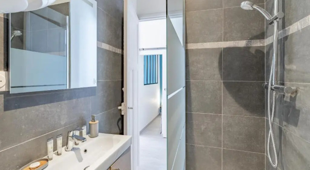 Апартаменты Appart entier avec 1 chambre, 4 personnes max+ internet(FIBRE) / Entire Flat with 1 bedroom, for 4 people max + internet (FIBER OPTIC)