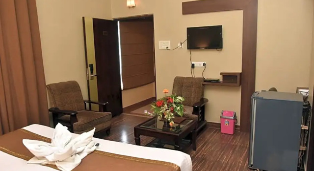 Люкс Deluxe Hotel Vibhavharsh