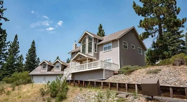 Коттедж 2184 Marshall Trail 5 Bedroom Home by RedAwning