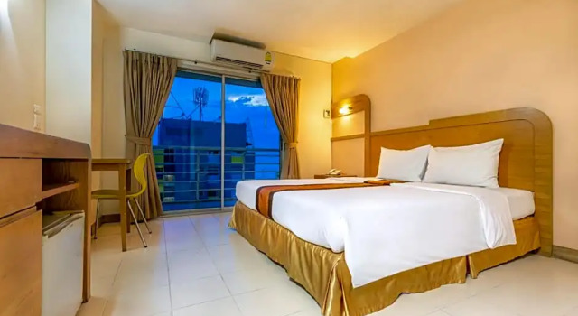 Номер Deluxe Eastiny Plaza Hotel