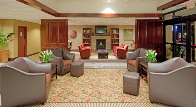 Holiday Inn Portsmouth, Varaa Hotelli Hotellit New England uima-altaalla, Uima-allas