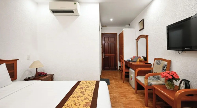 Двухместный номер Superior Queen Hotel Saigon Airport