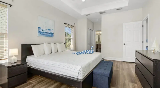 241 Miramar Waves: 3br W/ Heated Pool 3 Bedroom Home, Забронировать Дом для отпуска Отели в центре Форт-Майерс-Бич, в центре