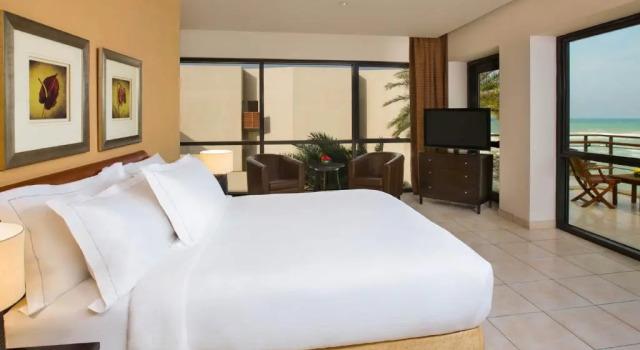 Вилла Royal с 4 комнатами Hilton Kuwait Resort