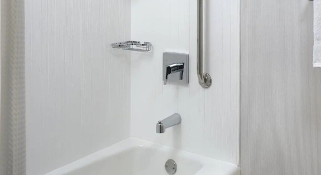 Четырёхместный номер Standard Courtyard Greenville Haywood Mall