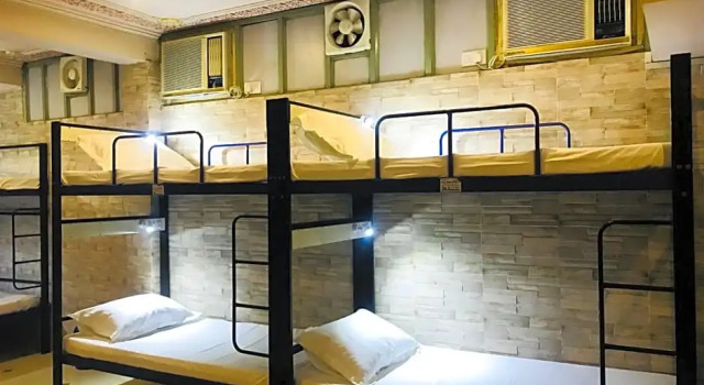 Кровать в общем номере Tuk Tuk Backpackers- Near Jaipur Train Station